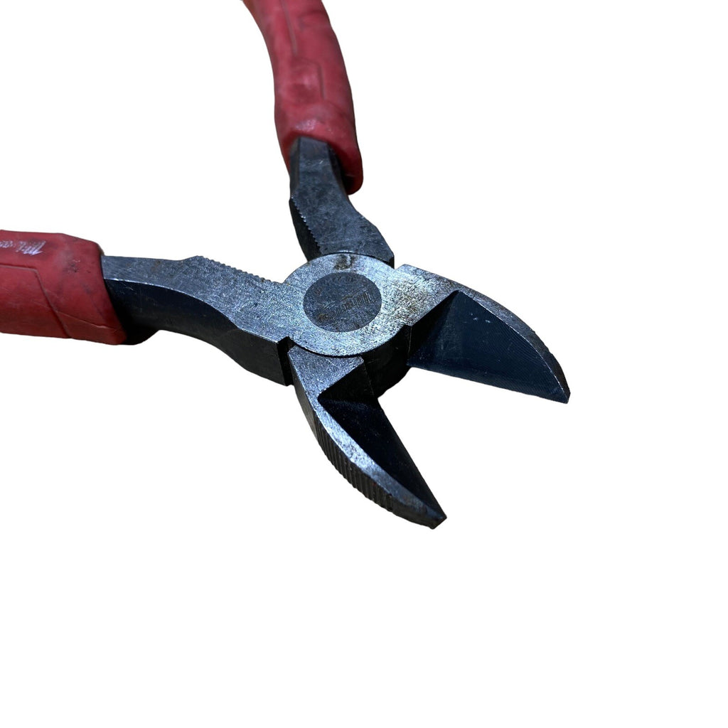 Milwaukee 48-22-6107 Rust Resistant 7 Inch Diagonal Wire Cutting Plier